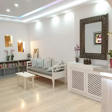 Ino 3* Kamari (Santorini)