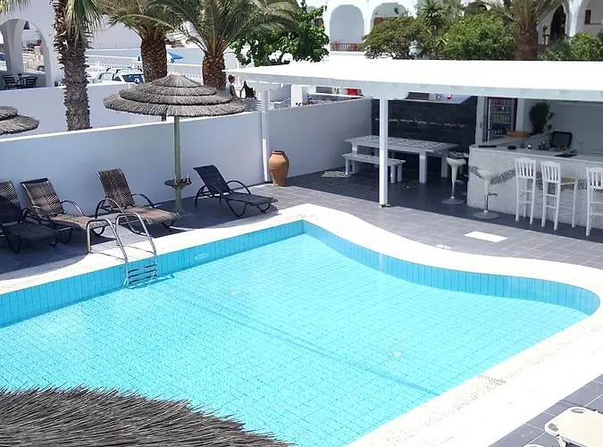 Ino 3* Kamari (Santorini)