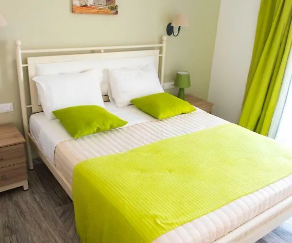 Ino Kamari (Santorini)