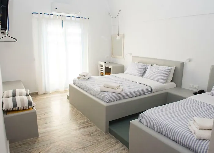 Ino Kamari (Santorini)