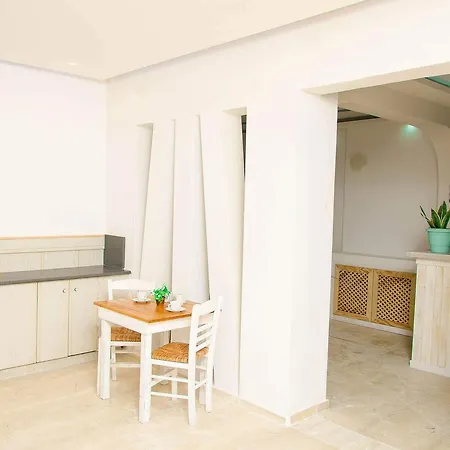 Ino 3* Kamari (Santorini)