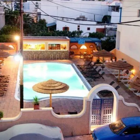 Ino 3* Kamari (Santorini)