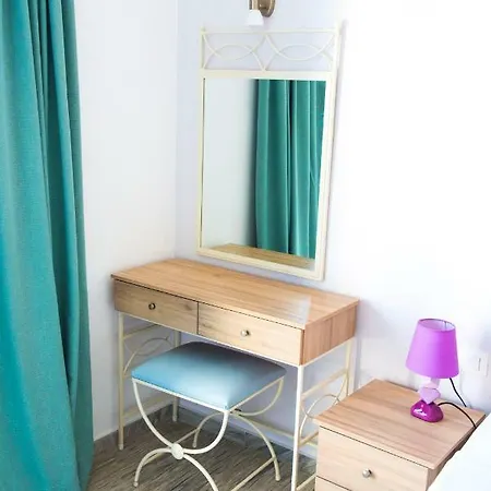 Ino 3* Kamari (Santorini)