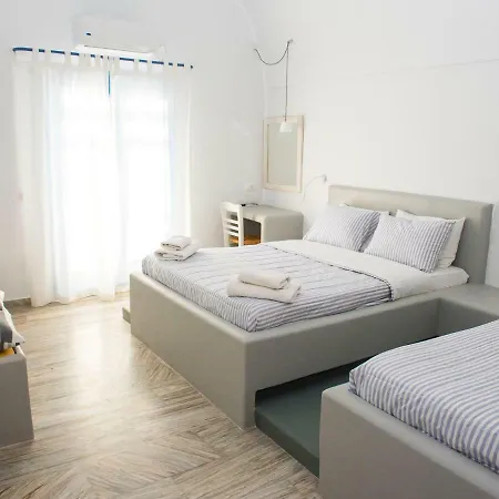 Ino Kamari (Santorini)