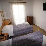 Ino Hotel Kamári